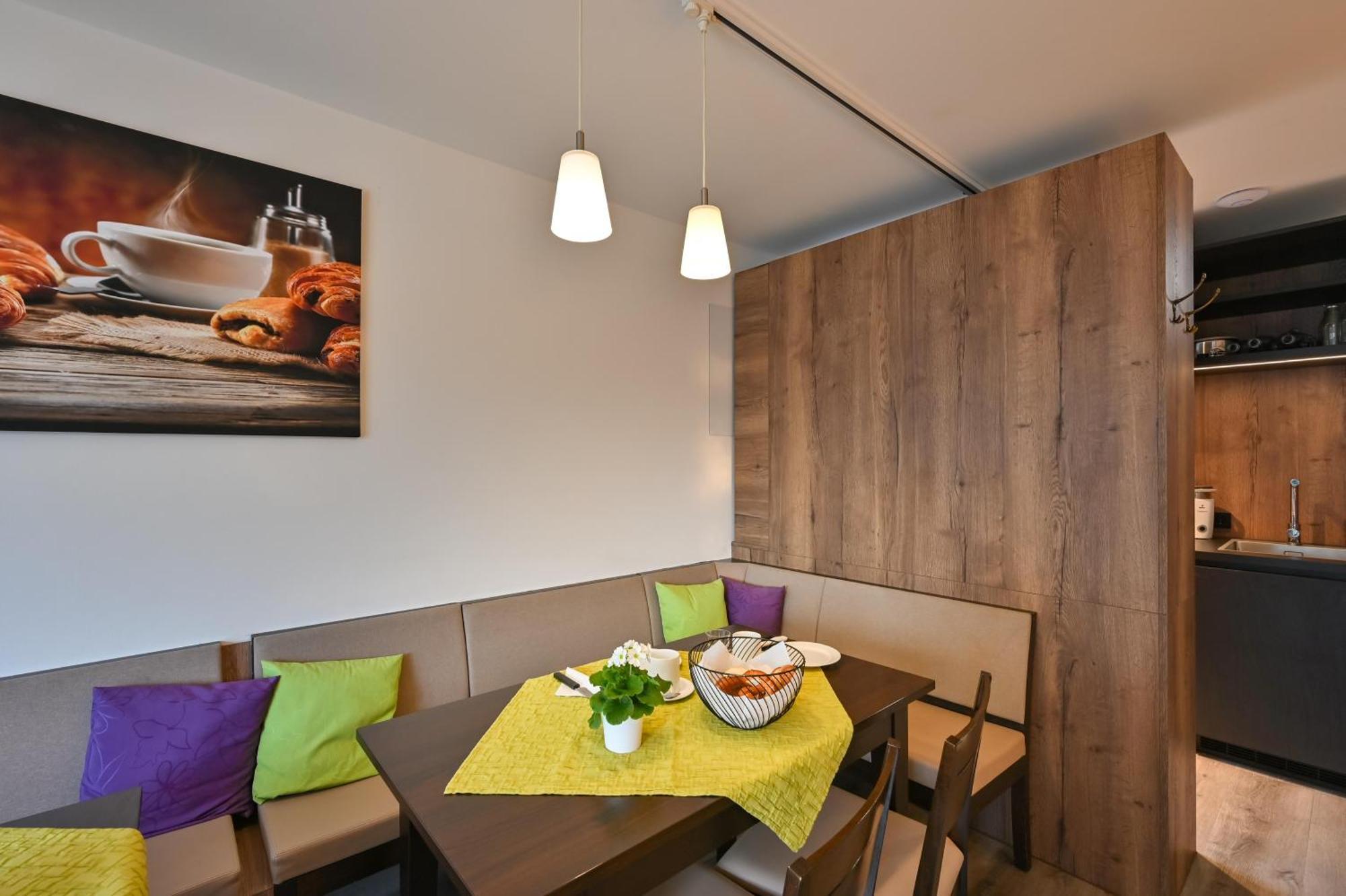 Hotel Gaestehaus Stock Zimmer Sahnehaeuble FDH 외부 사진